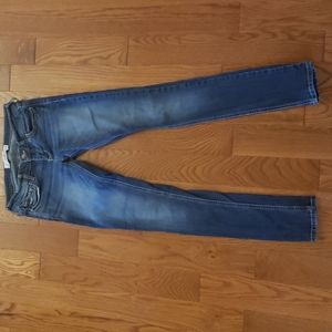 Hollister low rise skinny jeans size26